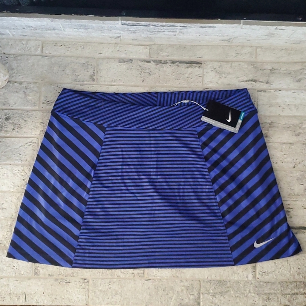 New Nike Golf Women’s Blue Black Pinstripe Skort